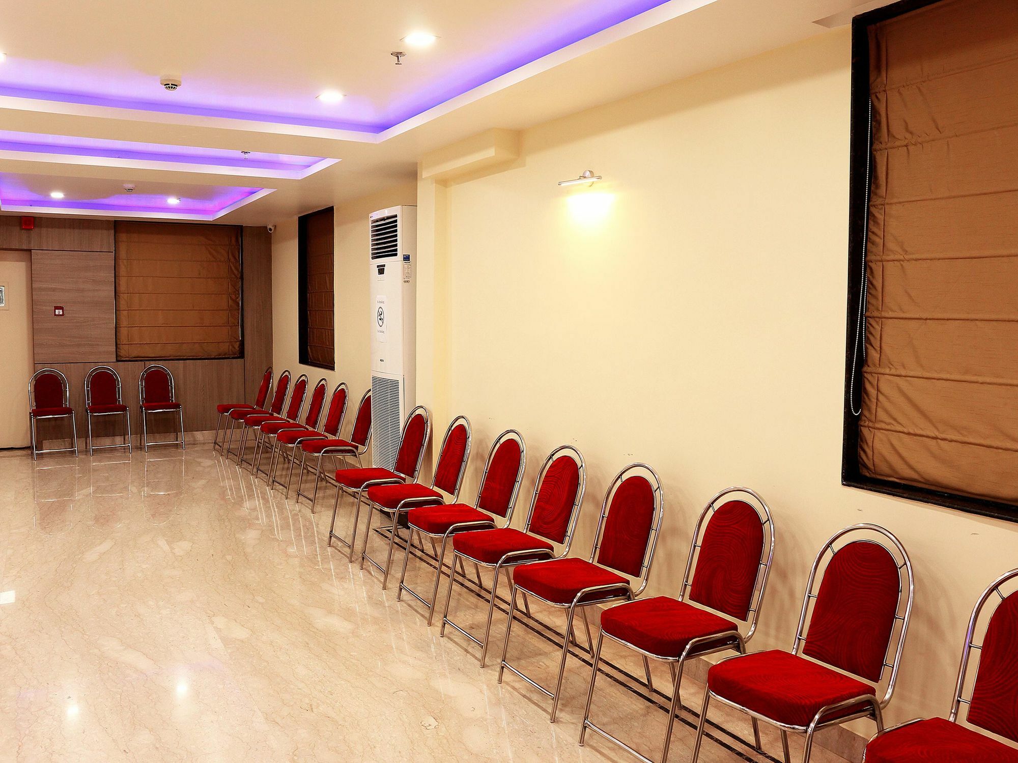 Reliable Inn Колката Екстер'єр фото